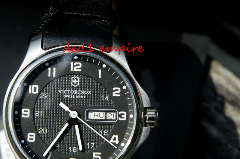 jam tangan Victorinox Swiss Army